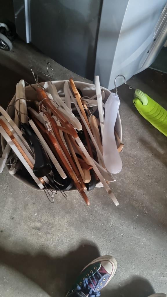 Gratis kledinghangers, Ophalen of Verzenden, Gebruikt, Kunststof