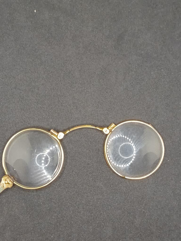 Opklapbare lorgnette Ouderwetse mechanische brillen verguldt, Overige merken, Gebruikt, Overige kleuren, Ophalen of Verzenden