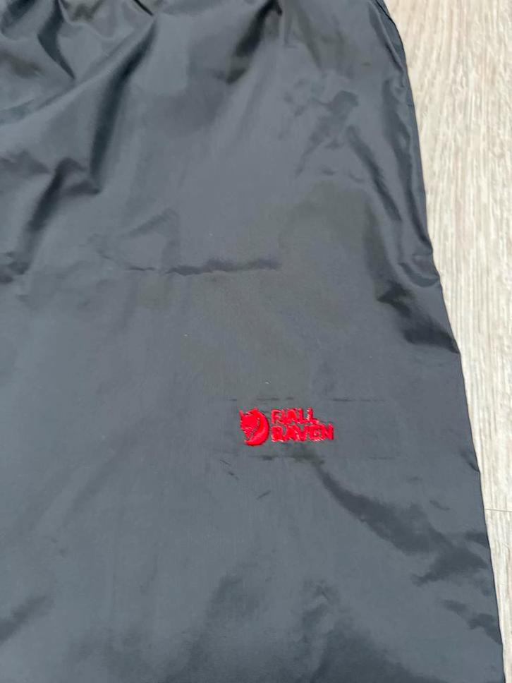Fjällräven regenbroek - Zwart - Maat XL, Kleding | Heren, Broeken en Pantalons, Zo goed als nieuw, Maat 56/58 (XL), Zwart, Ophalen