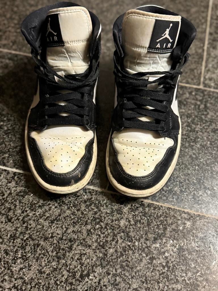 Nike Air Jordan 1 Mid - Zwart/Wit maat 38, Kleding | Dames, Schoenen, Ophalen of Verzenden, Gedragen, Zwart, Sneakers of Gympen