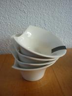 4 leuke schaaltjes, Ophalen of Verzenden, Overige stijlen, Aardewerk, Schaal of Schalen