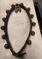 Antiek bellenband met 12 bellen veel sierafwerking nr 12, Dieren en Toebehoren, Paarden en Pony's | Hoofdstellen en Tuigage, Ophalen of Verzenden