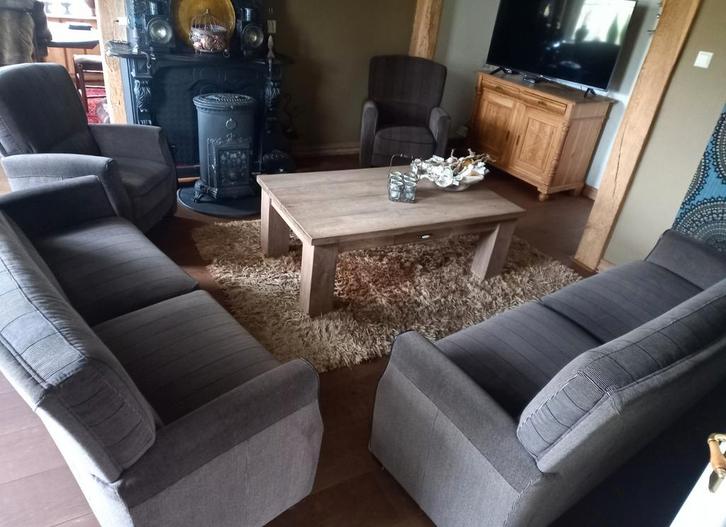 Bankstel met twee banken en twee fauteuils, hoge rugleuning., Huis en Inrichting, Banken | Bankstellen, Gebruikt, 75 tot 100 cm