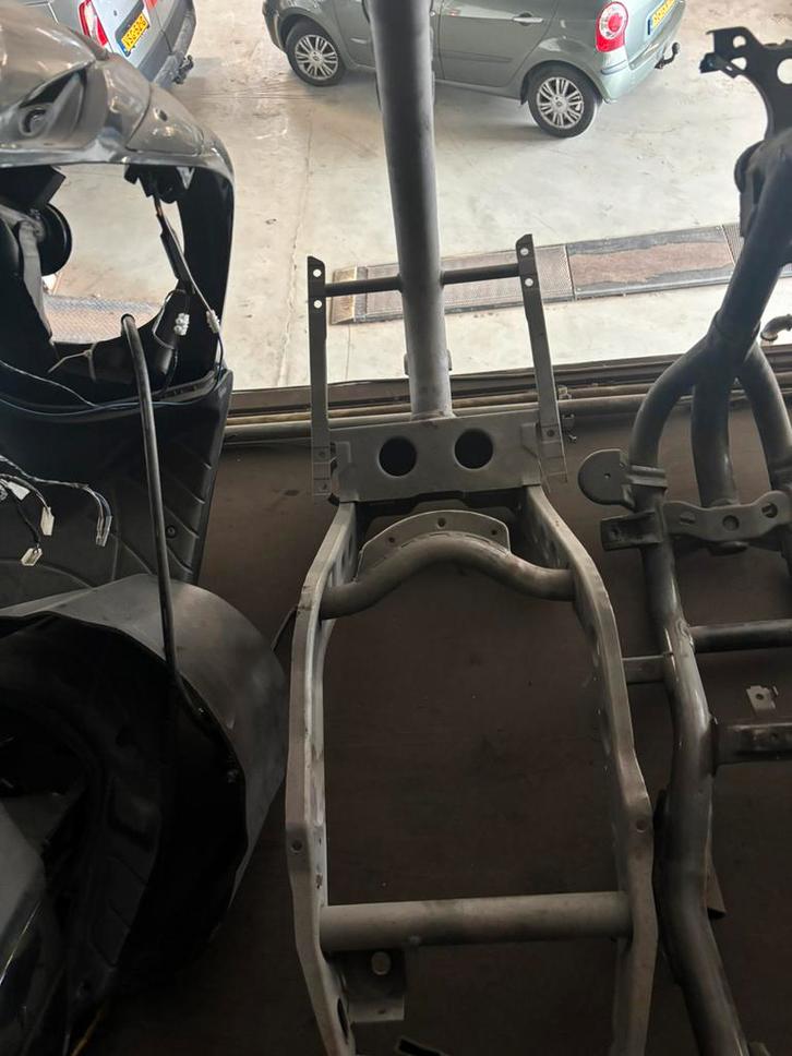 Zip type 3 frame snor WOK, Fietsen en Brommers, Brommeronderdelen | Scooters, Zo goed als nieuw, Piaggio, Frame, Ophalen