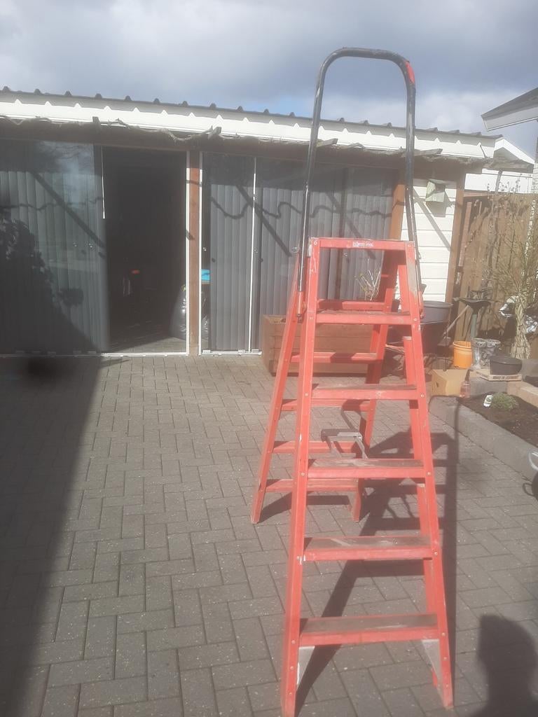 Rode trap met 5 treden, Ophalen