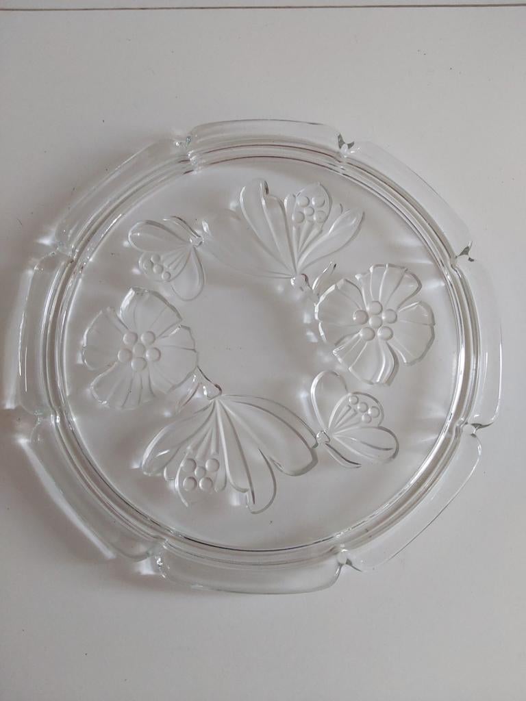 Glazen schaal met bloemen en vlinders, Antiek en Kunst, Antiek | Glas en Kristal, Ophalen of Verzenden