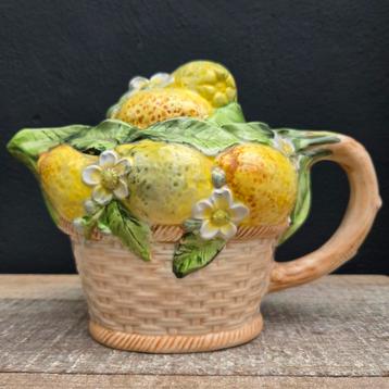 Citroen theepot aardewerk beschikbaar voor biedingen