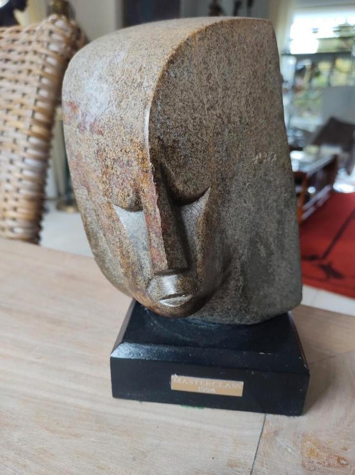Tk bijzonder object vd beroemde kunstenaar Denny Kanyemba., Antiek en Kunst, Kunst | Beelden en Houtsnijwerken, Ophalen of Verzenden
