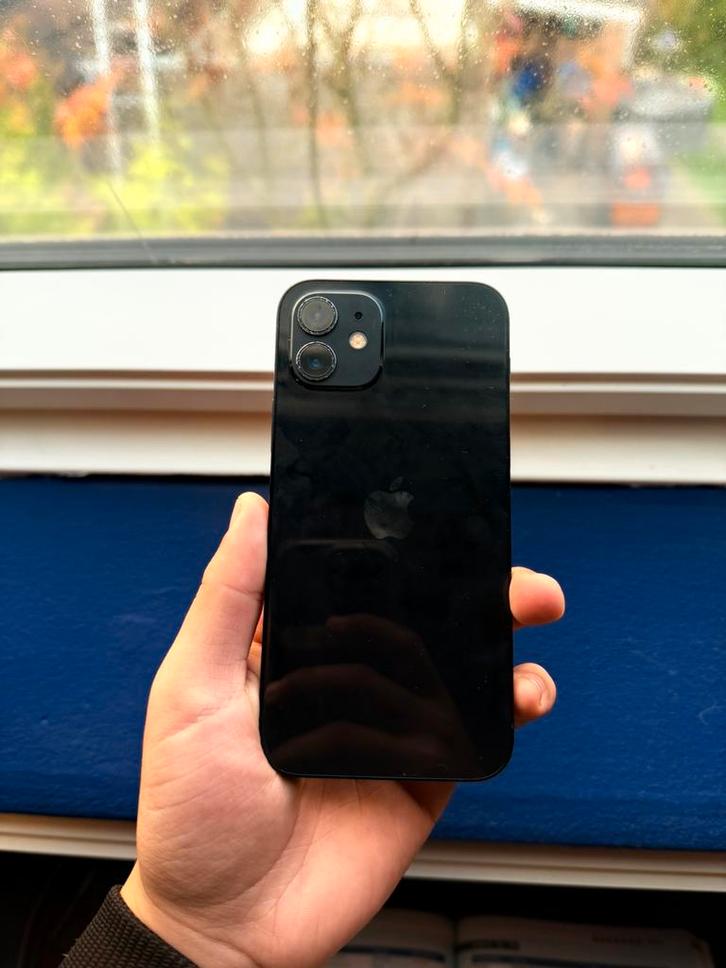 Nette Iphone 12 64gb, met hoesje, Telecommunicatie, Mobiele telefoons | Apple iPhone, Zo goed als nieuw, 64 GB, iPhone 12, Zwart