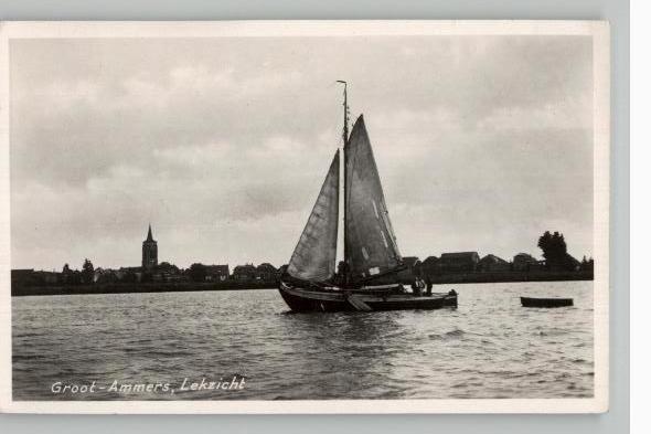 Groot Ammers Lekzicht met vissersboot, Verzamelen, Ansichtkaarten | Nederland, Gelopen, Zuid-Holland, 1940 tot 1960, Verzenden