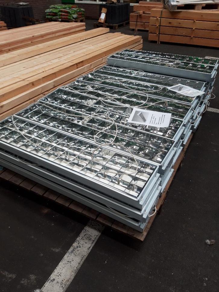 TL-armatuur met spiegelrooster 2x35w incl. stekker, Doe-het-zelf en Verbouw, Bouwverlichting, Armatuur, Minder dan 50 watt, Ophalen