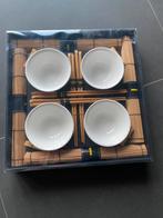 Sushi pakket. 4 kommen, stokjes en onderleggers, nieuw !!, Huis en Inrichting, Keuken | Servies, Ophalen of Verzenden, Nieuw, Overige stijlen