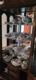 Compleet servies. Handgeschilderd.  Alles 12 delig. Nooit ge, Antiek en Kunst, Ophalen of Verzenden