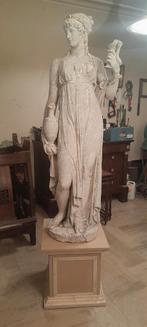 Antiek gipsen beeld van HEBE, Ophalen