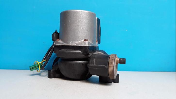 Cv Pomp Vaillant Vu-VUW254-255 XE Grundfos VP5 Art.nr.161083, Doe-het-zelf en Verbouw, Verwarming en Radiatoren, Nieuw, Cv-ketel of Combi-ketel