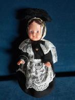 Klederdracht pop, Antiek en Kunst, Ophalen of Verzenden