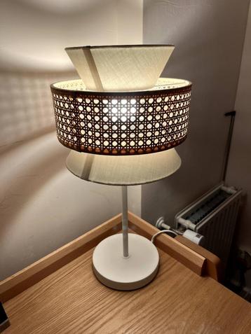Groene lamp beschikbaar voor biedingen