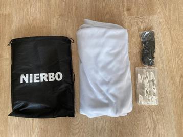 Nierbo projectiescherm (330cm bij 180cm) beschikbaar voor biedingen