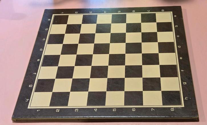 Retro vintage Schaakbord & Dambord in 1, Hobby en Vrije tijd, Denksport en Puzzels, Gebruikt, Schaken, Minder dan 500 stukjes