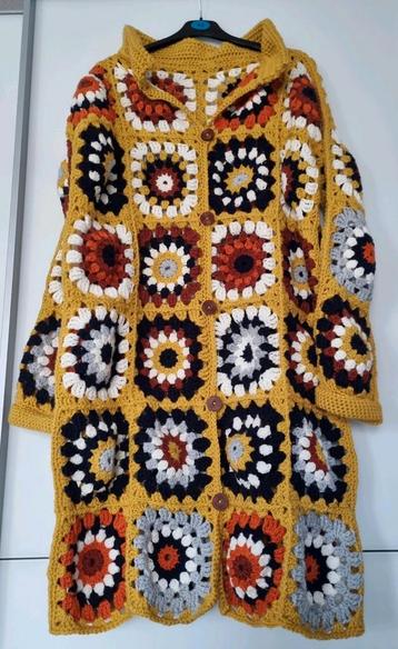 Granny square lang vest beschikbaar voor biedingen