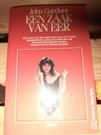 Een Zaak van Eer - John Gardner, Boeken, Ophalen of Verzenden, Gelezen, John Gardner, Nederland