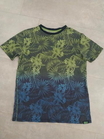 Shirt 170/176 Be awesome today beschikbaar voor biedingen