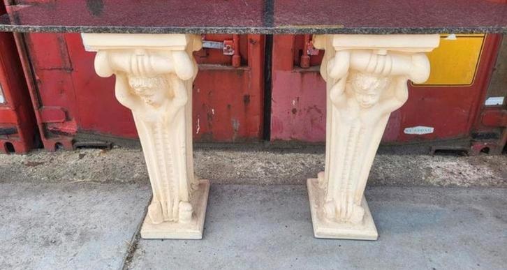 2 Gipsen zuilen met engeltjes en marmeren blad, Huis en Inrichting, Woonaccessoires | Zuilen en Pilaren, Zo goed als nieuw, Ophalen