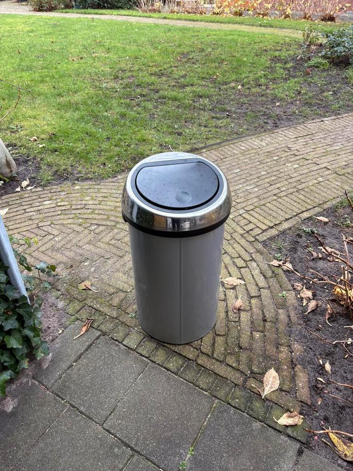 Brabantia |  60L  | Touch bin, Huis en Inrichting, Woonaccessoires | Prullenbakken, Zo goed als nieuw, 50 tot 75 cm, 40 liter of meer