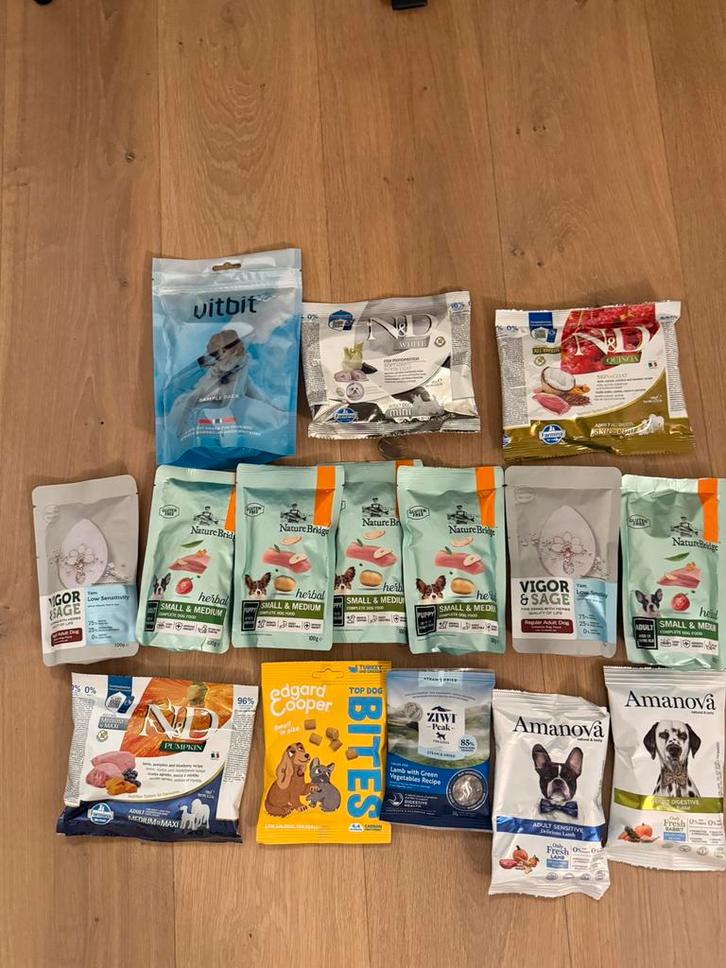 PARTIJ HONDENVOER EN SNACKS TE KOOP, Dieren en Toebehoren, Dierenvoeding, Hond, Ophalen of Verzenden