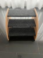 Houten honden trapje met vloerbedekking, Ophalen, Zo goed als nieuw