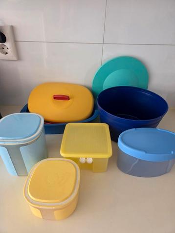 Tupperware Bakjes en Kommen Set beschikbaar voor biedingen