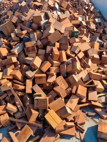 Haardhout Azobe Blokken 1m3 in bigbag €120 Heteren. beschikbaar voor biedingen