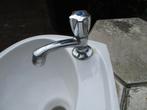 Klein wit fonteintje met kraan, Doe-het-zelf en Verbouw, Sanitair, Ophalen of Verzenden, Zo goed als nieuw, Steen, Kraan