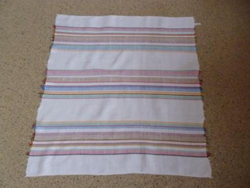 Nostalgisch tafelkleed: wit + gekleurde strepen. Keuken/tuin, Huis en Inrichting, Keuken | Textiel, Gebruikt, Tafelkleed of Tafelzeil