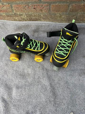Rolschaatsen maat 35-36 skeelers voor 10 euro ophalen  beschikbaar voor biedingen