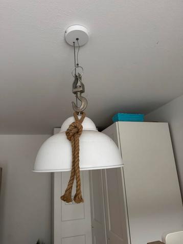Stoere Hanglamp met Touw beschikbaar voor biedingen