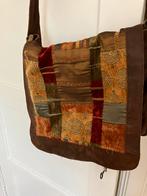 Leren/suede schoudertas, Sieraden, Tassen en Uiterlijk, Tassen | Reistassen en Weekendtassen, Ophalen, Zo goed als nieuw, 30 cm of meer