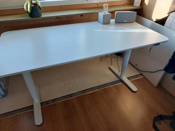 IKEA Bekant verstelbaar bureau 80 x 160, Huis en Inrichting, Bureaus, Ophalen