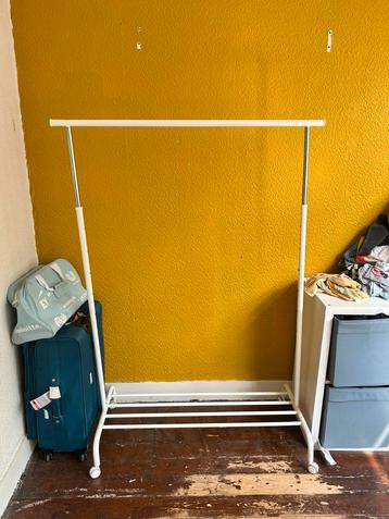 IKEA Clothing rack beschikbaar voor biedingen
