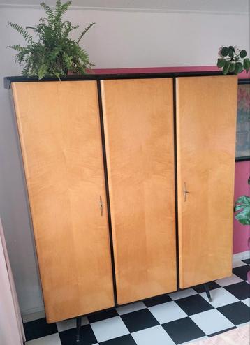 Vintage Bruynzeel kledingkast sixties beschikbaar voor biedingen