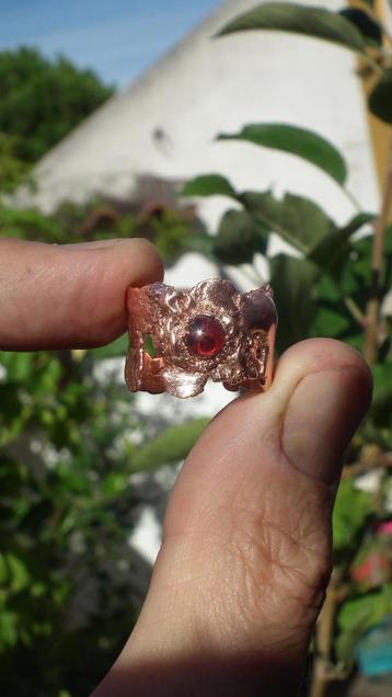 Electroformed koperen Granaat ring beschikbaar voor biedingen