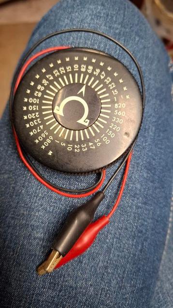 Vintage Decade Weerstand Doos beschikbaar voor biedingen