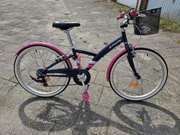 Kinderfiets B’Twin 24 inch, 6 versnellingen, mandje en slot beschikbaar voor biedingen