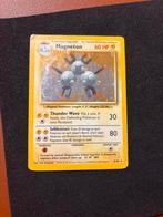 Magneton 9/102 - Base Set Pokémonkaart, Ophalen of Verzenden, Gebruikt, Losse kaart