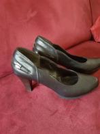 @ Zwart moccio schoentje met sierrits maat 37 hakhoogte 8 cm, Kleding | Dames, Schoenen, Ophalen of Verzenden, Gedragen, Zwart