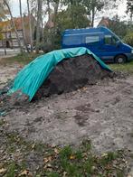 Grote berg Tuinaarde ongeveer 3,5 kuub Den Haag, Ophalen, Tuinaarde