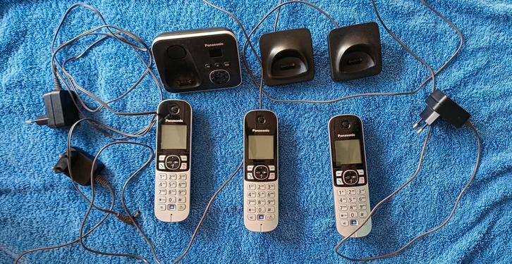 Panasonic DECT set KX-TG6823, Telecommunicatie, Vaste telefoons | Handsets en Draadloos, Gebruikt, 3 handsets, Ophalen