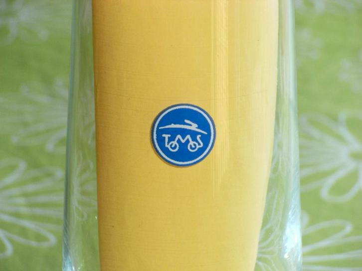 Tomos bierglas op voet - puntgaaf, Verzamelen, Overige Verzamelen, Zo goed als nieuw, Ophalen of Verzenden