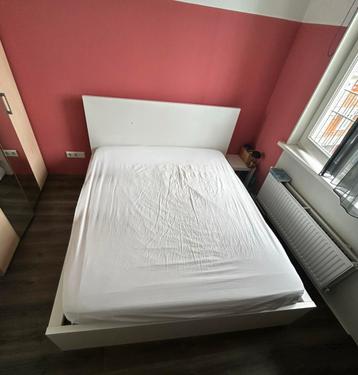 Tweepersoons bed IKEA Malm + lattenbodem + tussenbalk beschikbaar voor biedingen