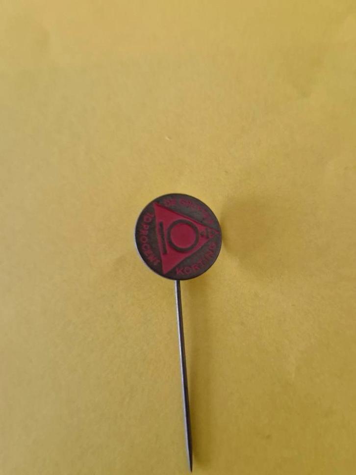 Sp 773 Vintage Speldje - 10 Procent Korting v.d. Gruyter, Verzamelen, Speldjes, Pins en Buttons, Gebruikt, Speldje of Pin, Overige onderwerpen